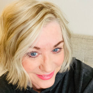 Meet your Posher, Danelle